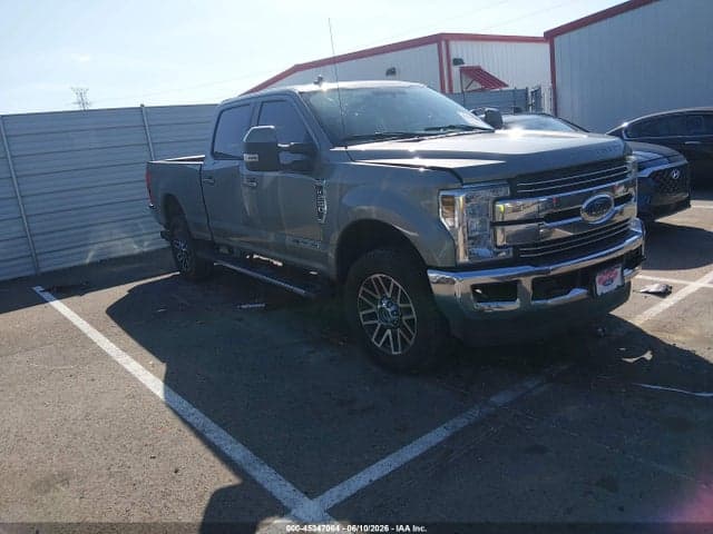 2019 FORD F-250 LARIAT 1