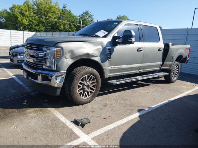 2019 FORD F-250 LARIAT 2