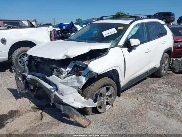 2024 TOYOTA RAV4 XLE 2