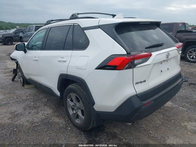2024 TOYOTA RAV4 XLE 3