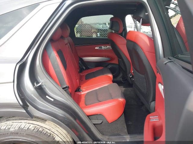 2023 GENESIS GV70 2.5T 8