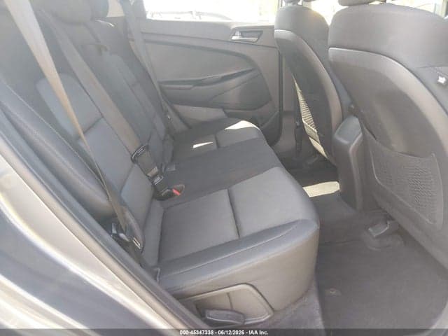 2017 HYUNDAI TUCSON SE 8