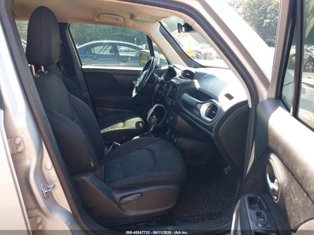 2018 JEEP RENEGADE LATITUDE FWD 5