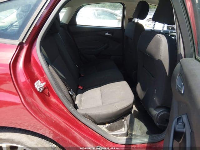 2017 FORD FOCUS SE 8