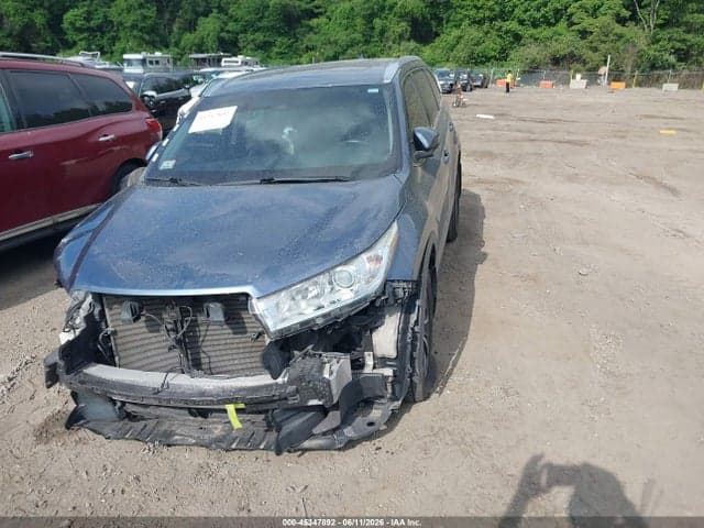 2018 TOYOTA HIGHLANDER XLE 2