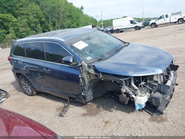 2018 TOYOTA HIGHLANDER XLE 14