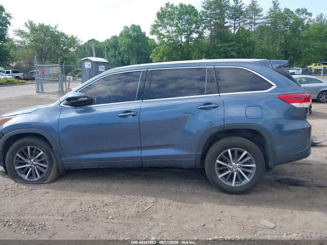 2018 TOYOTA HIGHLANDER XLE 15