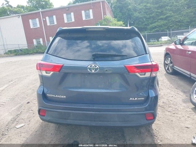 2018 TOYOTA HIGHLANDER XLE 17