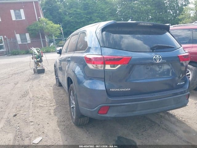 2018 TOYOTA HIGHLANDER XLE 3