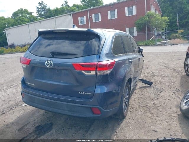 2018 TOYOTA HIGHLANDER XLE 4