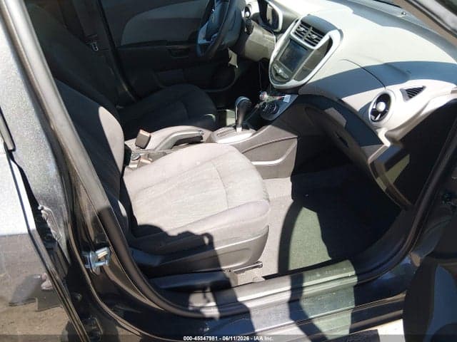 2020 CHEVROLET SONIC FWD LT 5