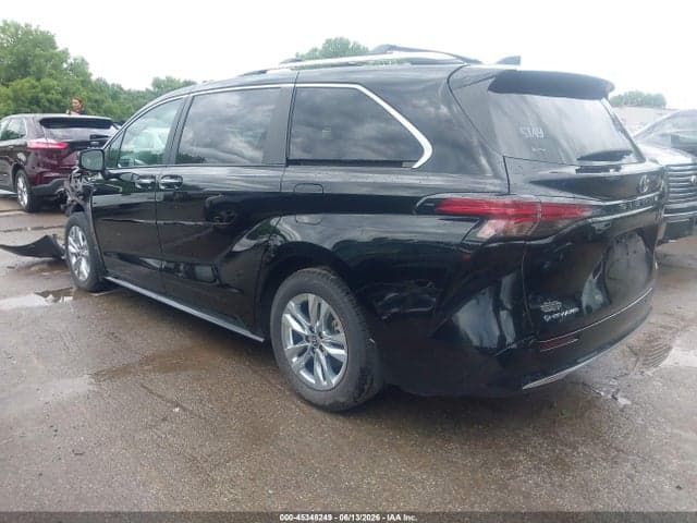 2025 TOYOTA SIENNA LIMITED 3