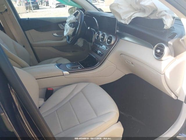 2022 MERCEDES-BENZ GLC 300 4MATIC SUV 5