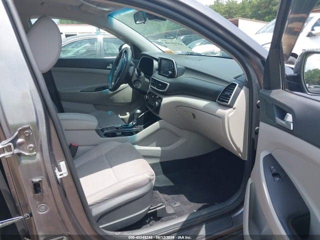 2020 HYUNDAI TUCSON SE 5