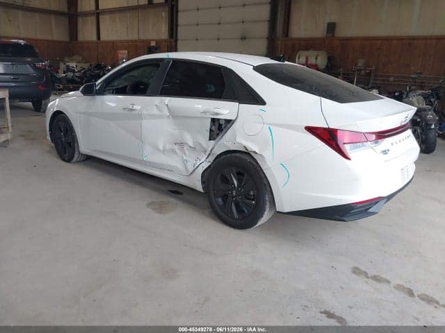 2023 HYUNDAI ELANTRA SEL 3