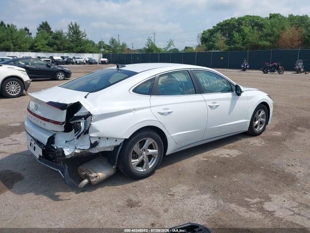 2021 HYUNDAI SONATA SE 4