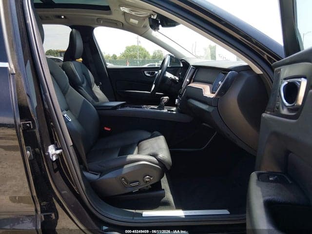 2020 VOLVO XC60 T6 5