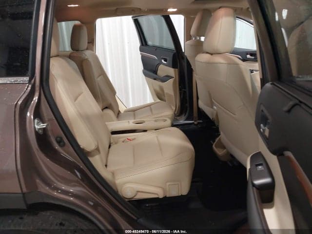 2019 TOYOTA HIGHLANDER LIMITED 8