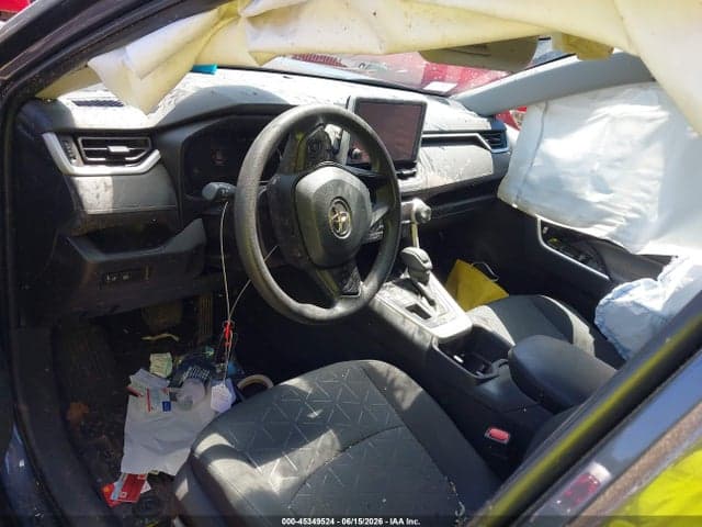 2025 TOYOTA RAV4 XLE 8