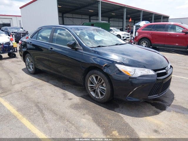 2017 TOYOTA CAMRY SE 1