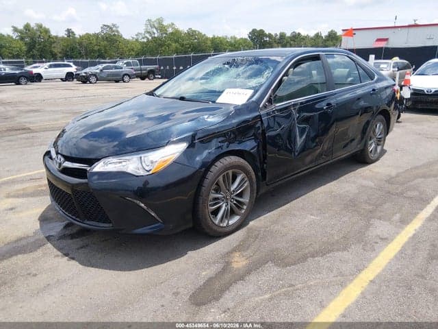 2017 TOYOTA CAMRY SE 2