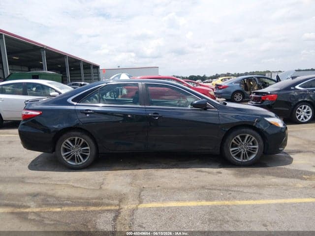 2017 TOYOTA CAMRY SE 13