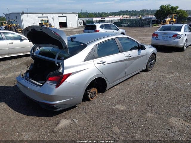 2021 HYUNDAI ELANTRA SEL 4