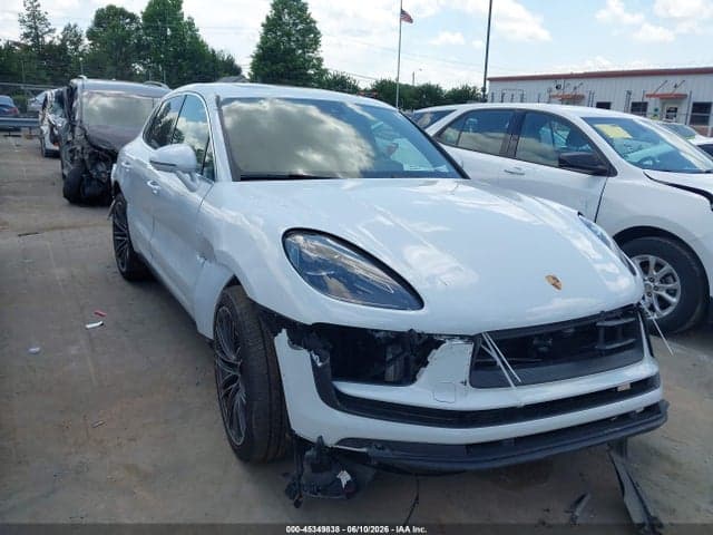 2024 PORSCHE MACAN T 1