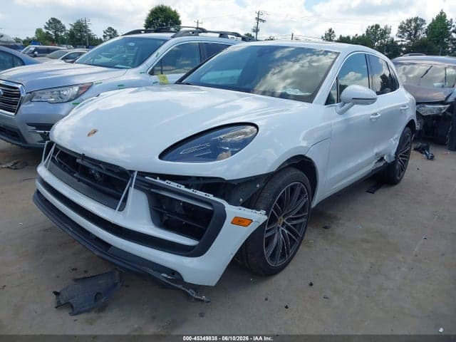 2024 PORSCHE MACAN T 2