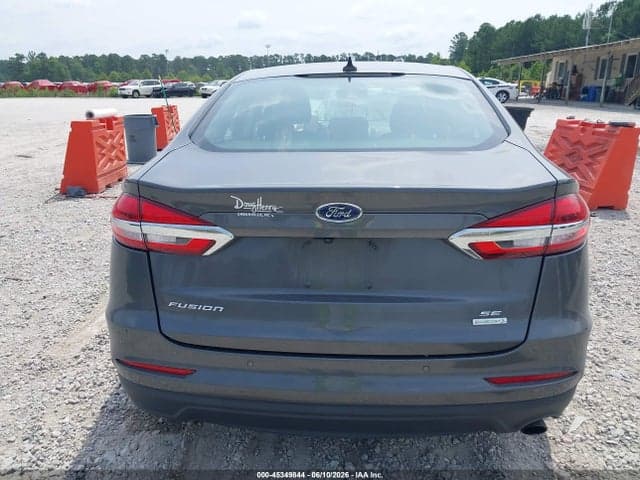 2019 FORD FUSION SE 16