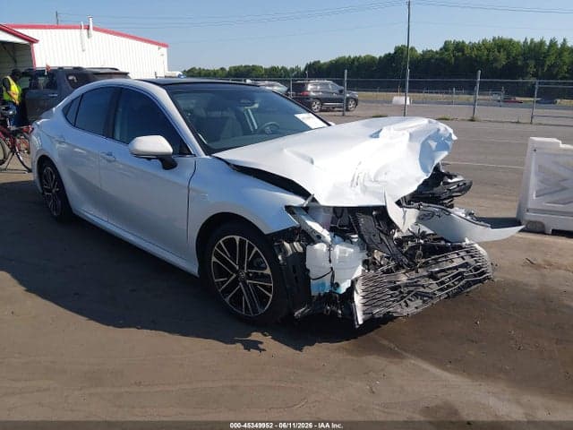 2025 TOYOTA CAMRY XLE 1