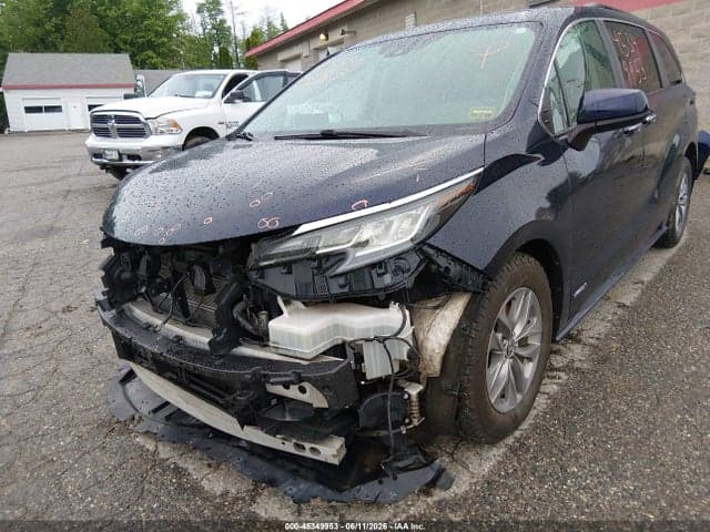 2021 TOYOTA SIENNA XLE 6