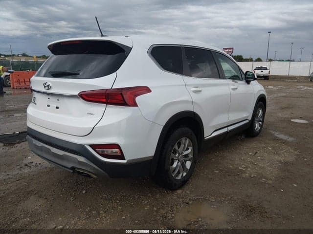 2019 HYUNDAI SANTA FE SE 4