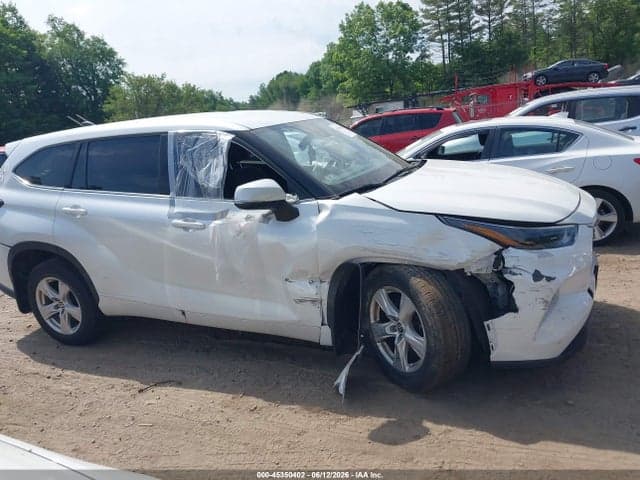 2022 TOYOTA HIGHLANDER LE 13