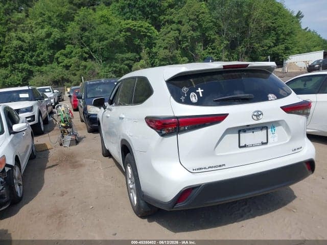 2022 TOYOTA HIGHLANDER LE 3