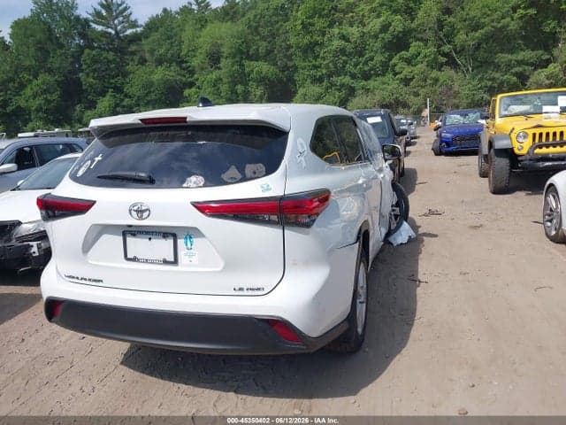 2022 TOYOTA HIGHLANDER LE 4