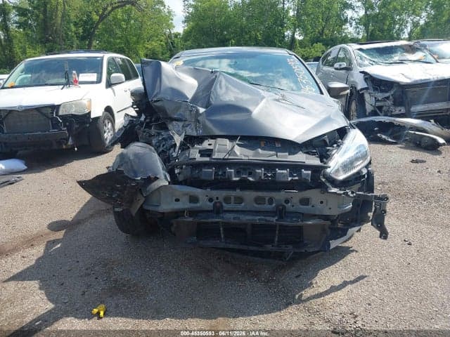 2017 FORD FOCUS SE 13