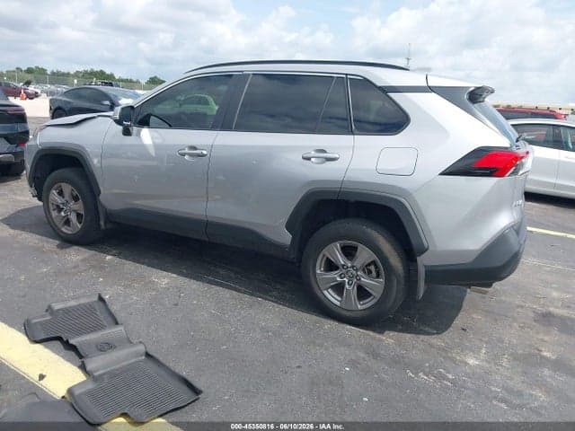2024 TOYOTA RAV4 XLE 3