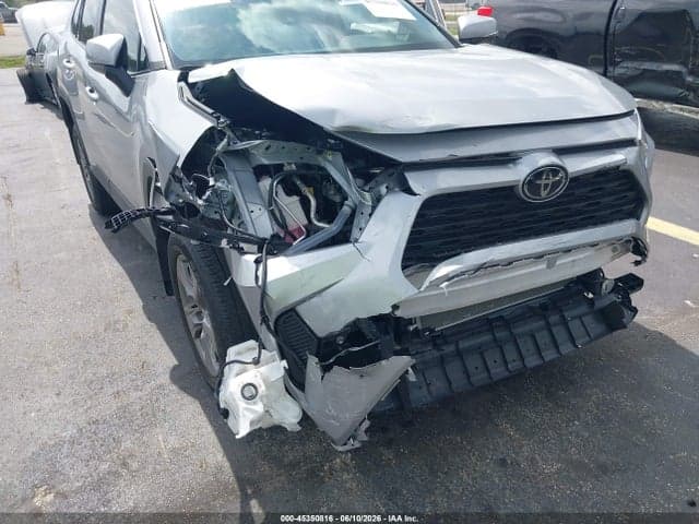 2024 TOYOTA RAV4 XLE 6