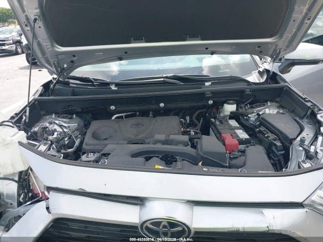2024 TOYOTA RAV4 XLE 10