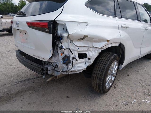 2020 TOYOTA HIGHLANDER LIMITED 6