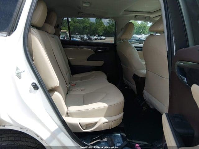 2020 TOYOTA HIGHLANDER LIMITED 8