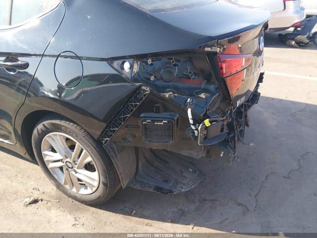 2020 HYUNDAI ELANTRA SEL 19