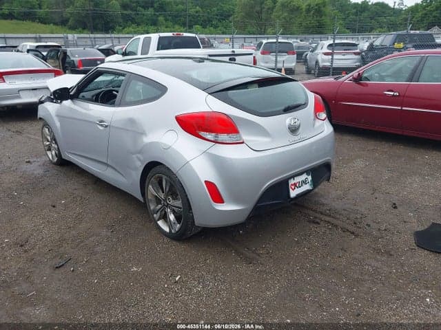 2017 HYUNDAI VELOSTER VALUE EDITION 3