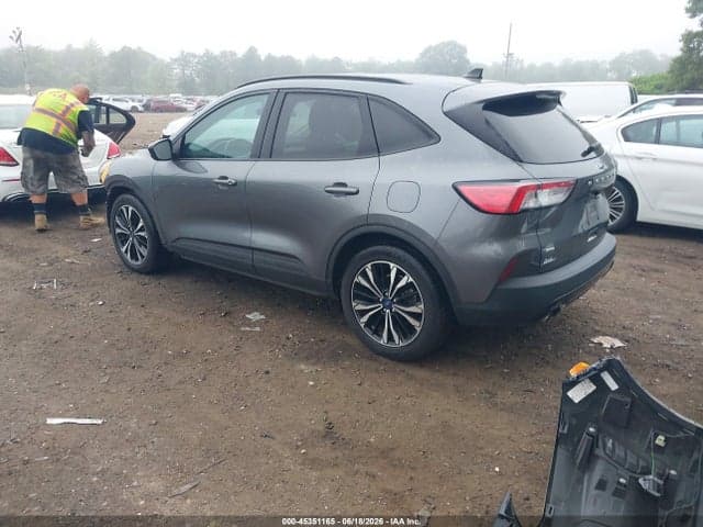 2022 FORD ESCAPE SE 3