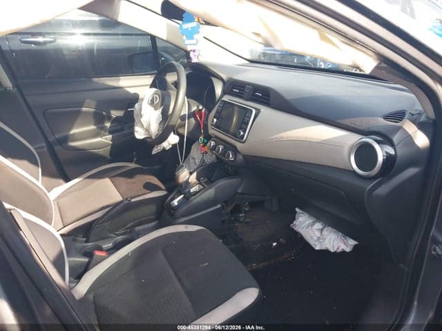 2020 NISSAN VERSA SV XTRONIC CVT 5