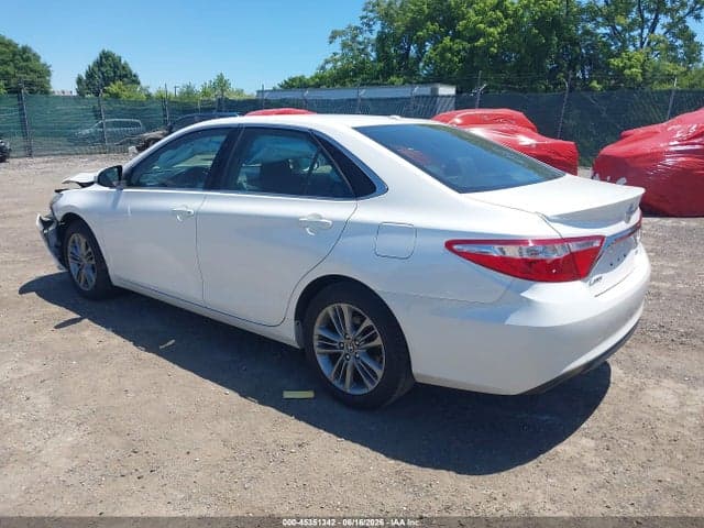 2017 TOYOTA CAMRY SE 3