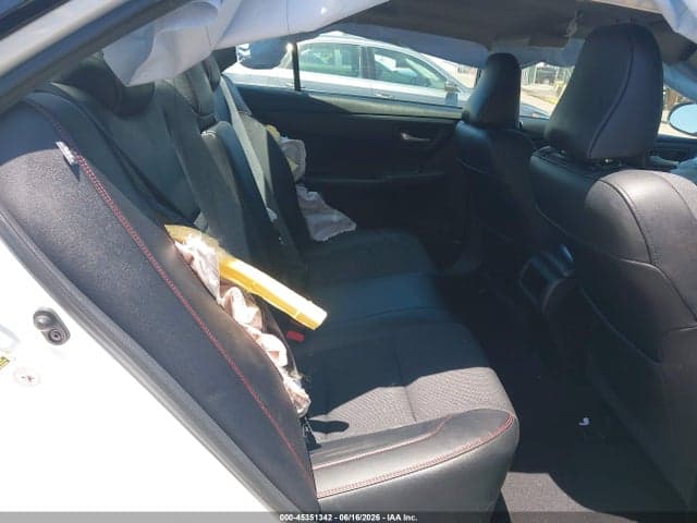 2017 TOYOTA CAMRY SE 8