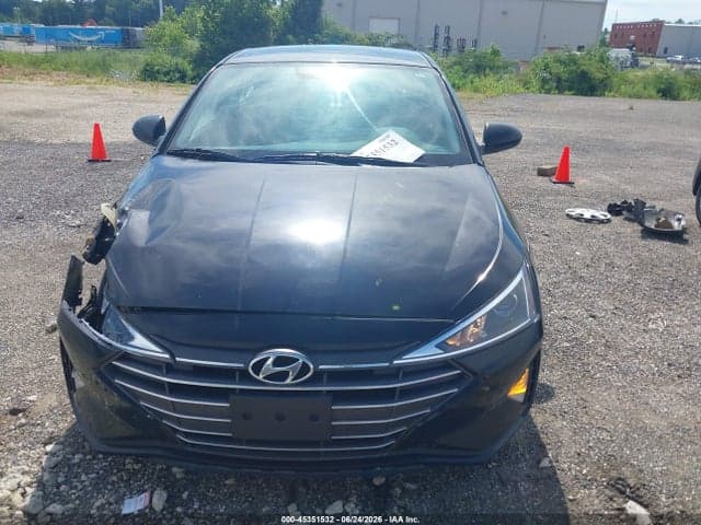 2019 HYUNDAI ELANTRA SE 13