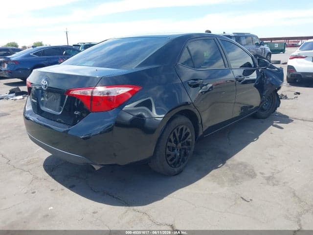 2018 TOYOTA COROLLA LE 4